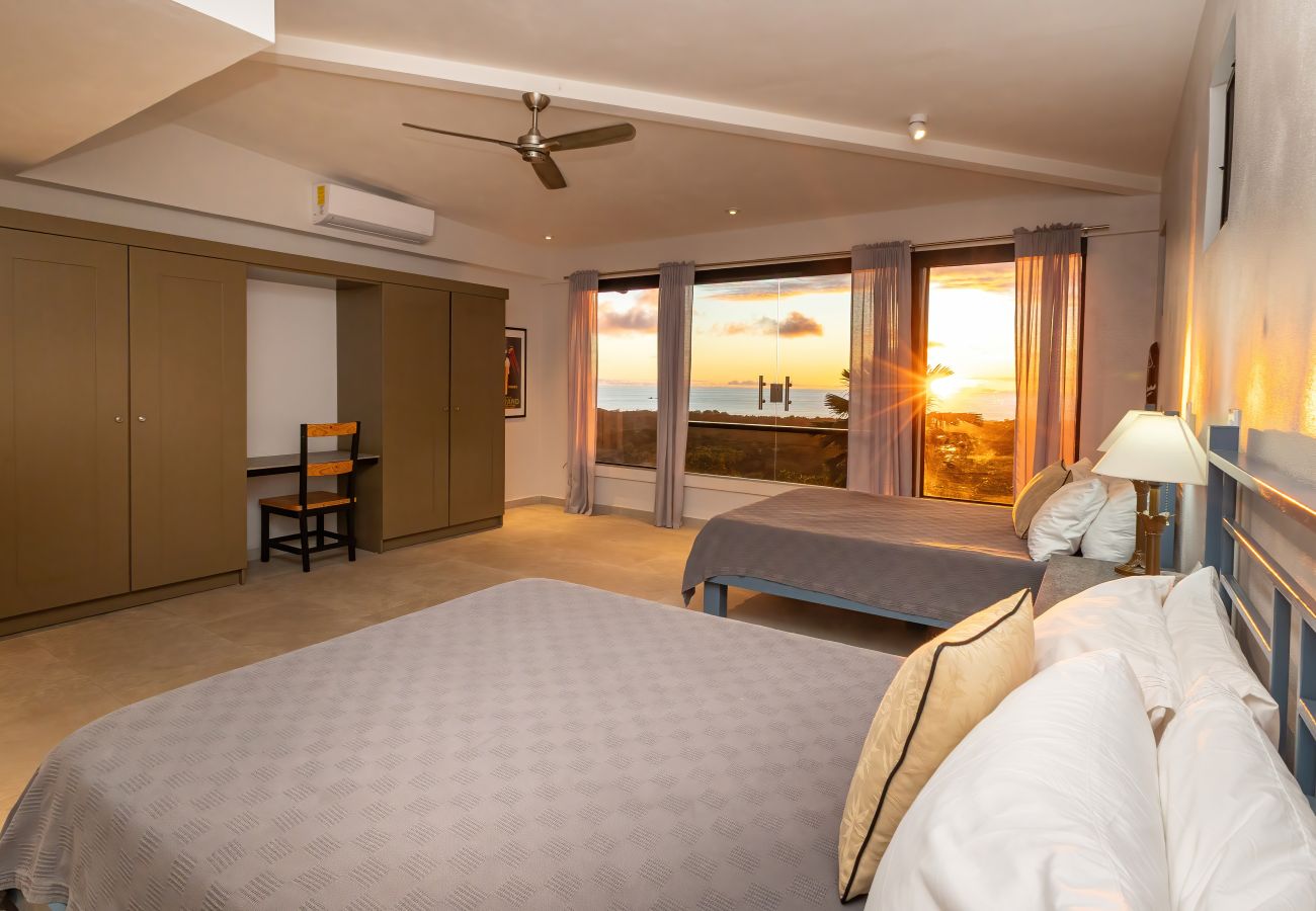 Villa in Uvita - Spacious Oceanview Retreat with Pool, Hot Tub & Game Room - Villa Cielo Azul