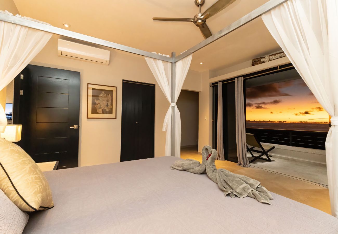 Villa in Uvita - Spacious Oceanview Retreat with Pool, Hot Tub & Game Room - Villa Cielo Azul