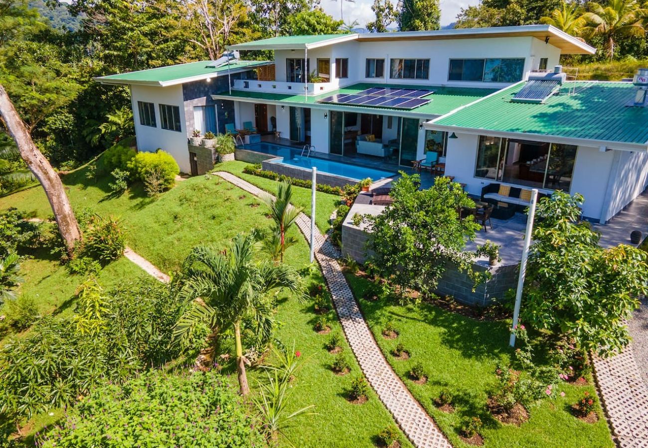 Villa in Savegre - Miralago Villa by Pura Villas