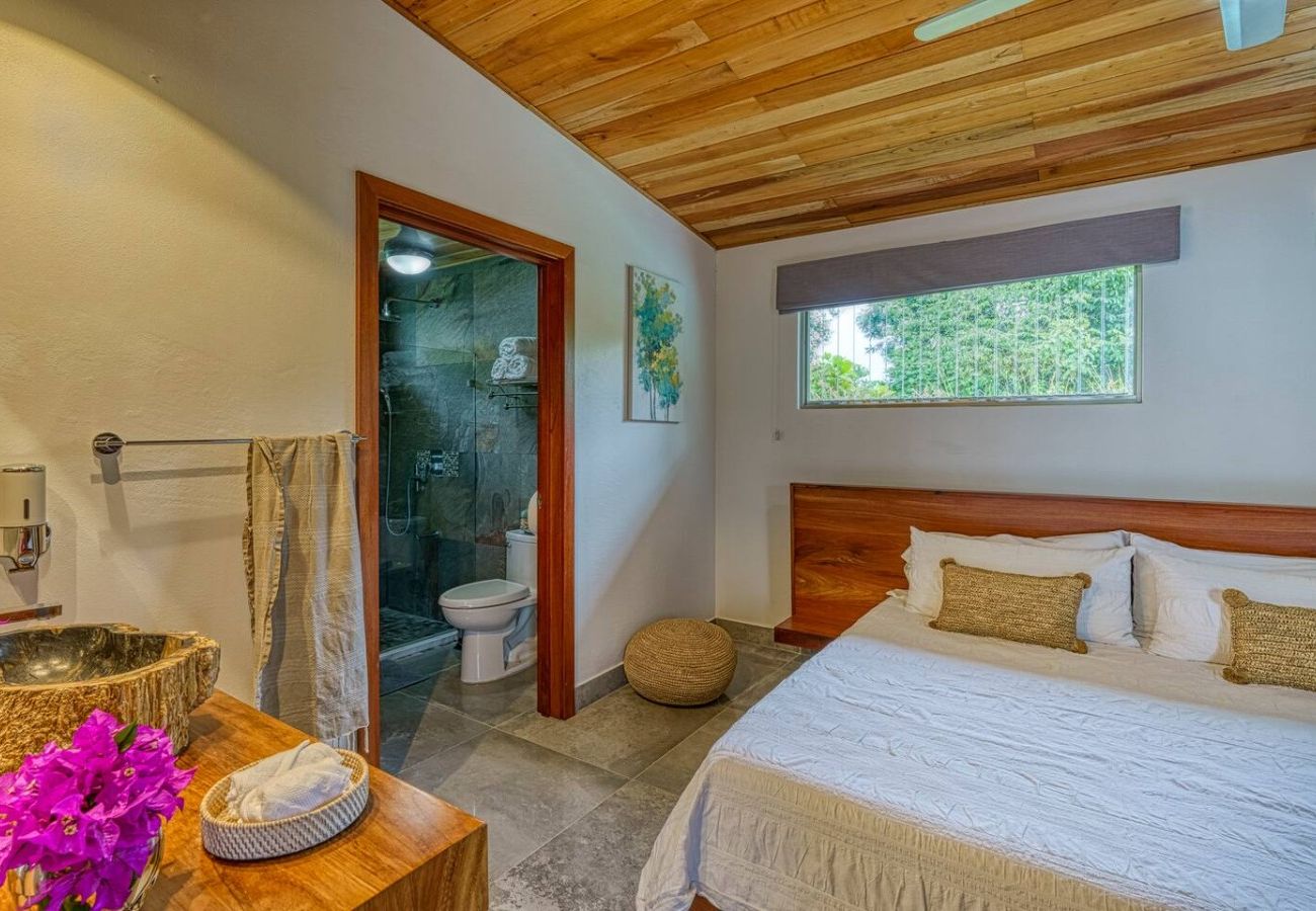 Villa in Savegre - Miralago Villa by Pura Villas