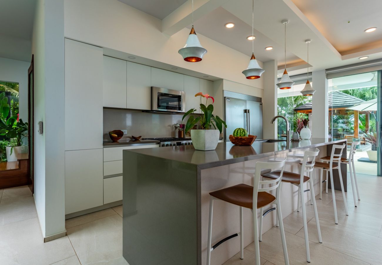 Villa in Dominicalito - Lipstick Palms by Pura Villas