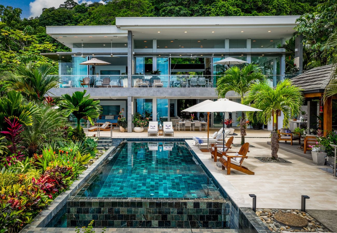 Villa in Dominicalito - Lipstick Palms by Pura Villas