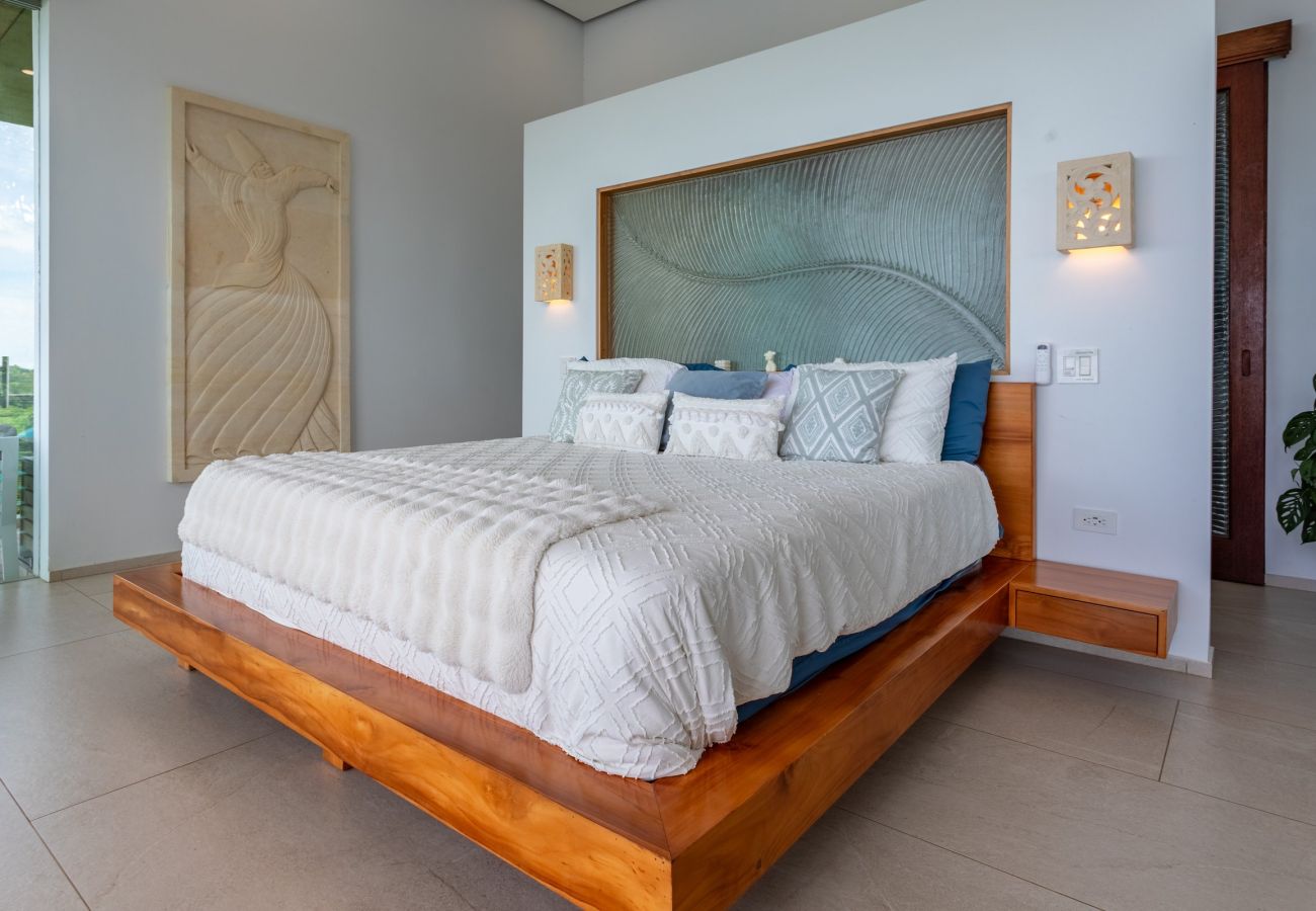 Villa in Dominicalito - Lipstick Palms by Pura Villas