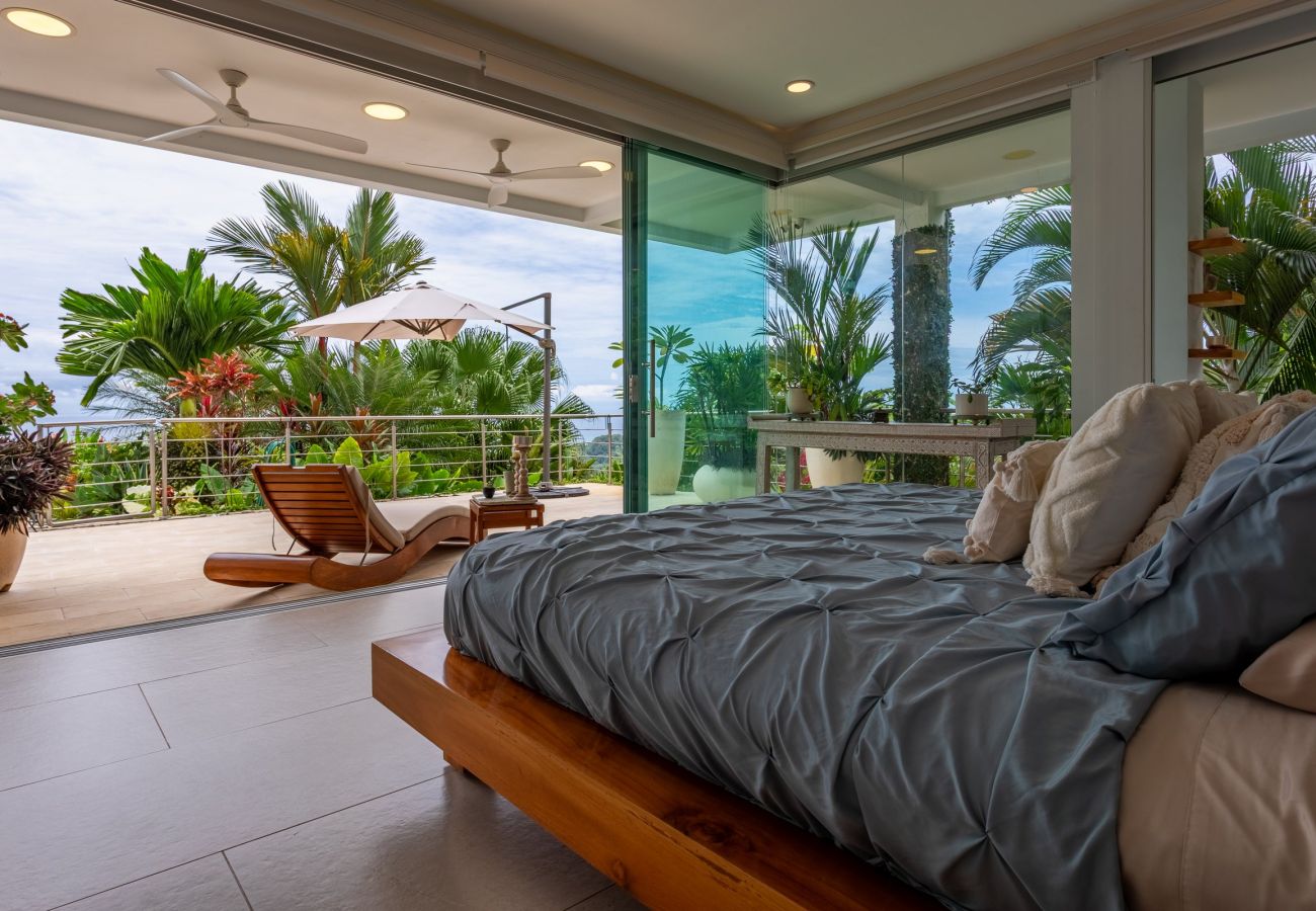 Villa in Dominicalito - Lipstick Palms by Pura Villas