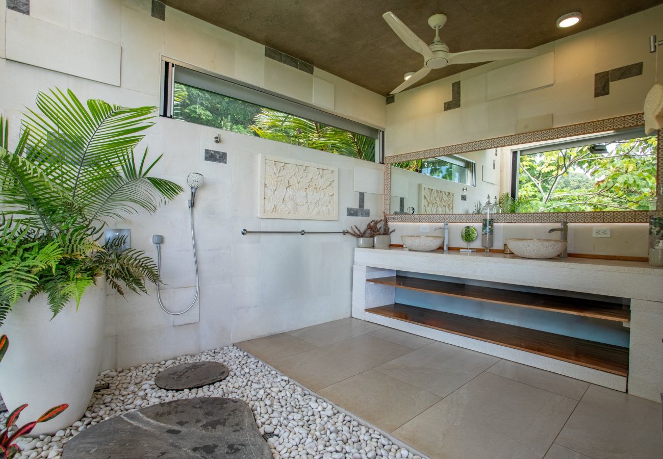 Villa in Dominicalito - Lipstick Palms by Pura Villas