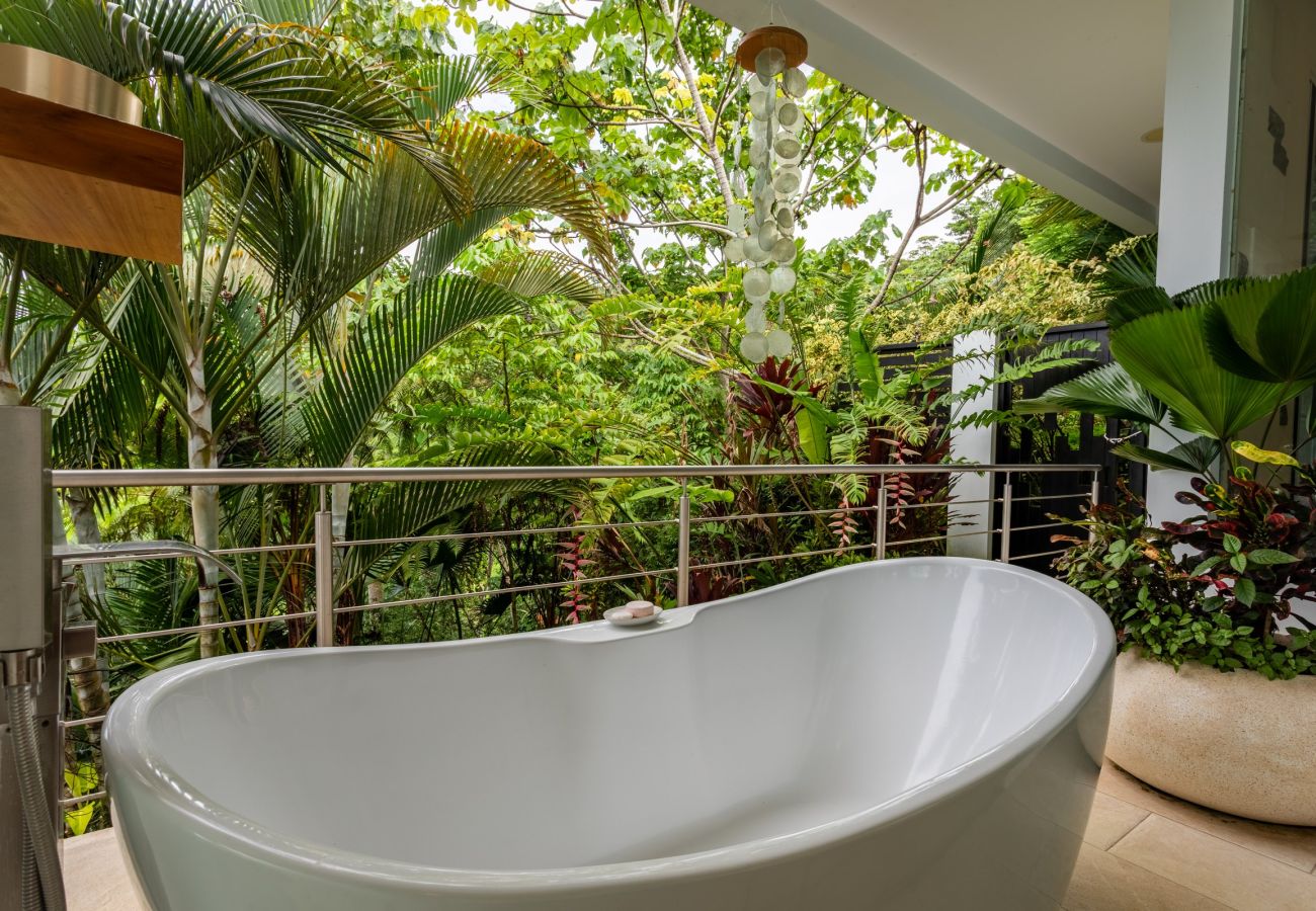 Villa in Dominicalito - Lipstick Palms by Pura Villas