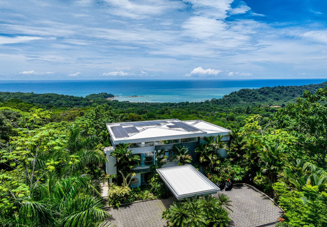 Villa in Dominicalito - Lipstick Palms by Pura Villas