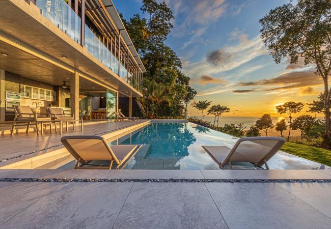 Villa in Bahía Ballena - Villa Montana Verde by Pura Villas