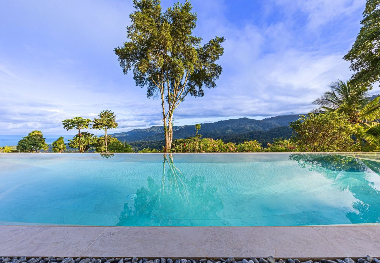 Villa in Bahía Ballena - Villa Montana Verde by Pura Villas