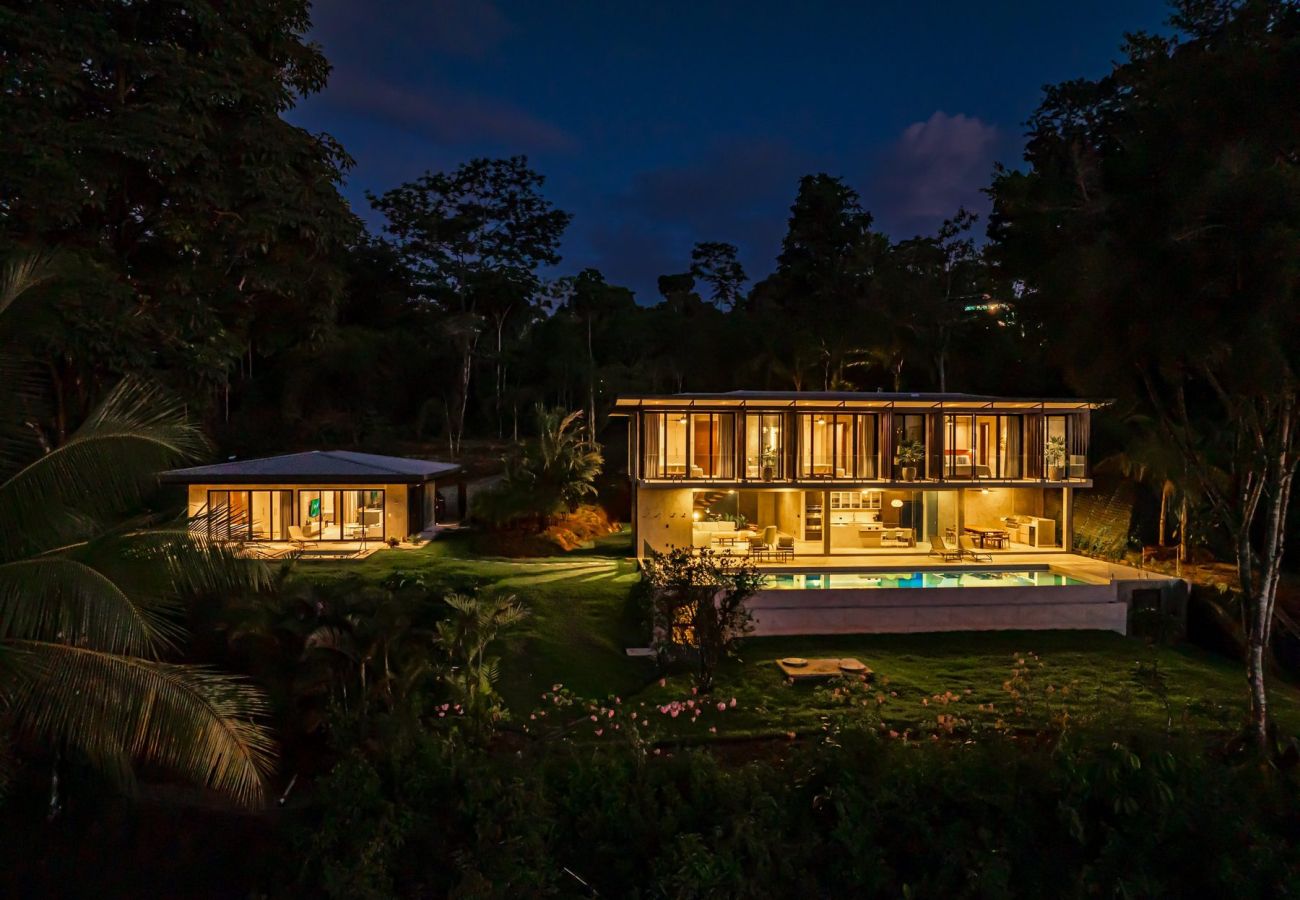 Villa in Bahía Ballena - Villa Montana Verde by Pura Villas