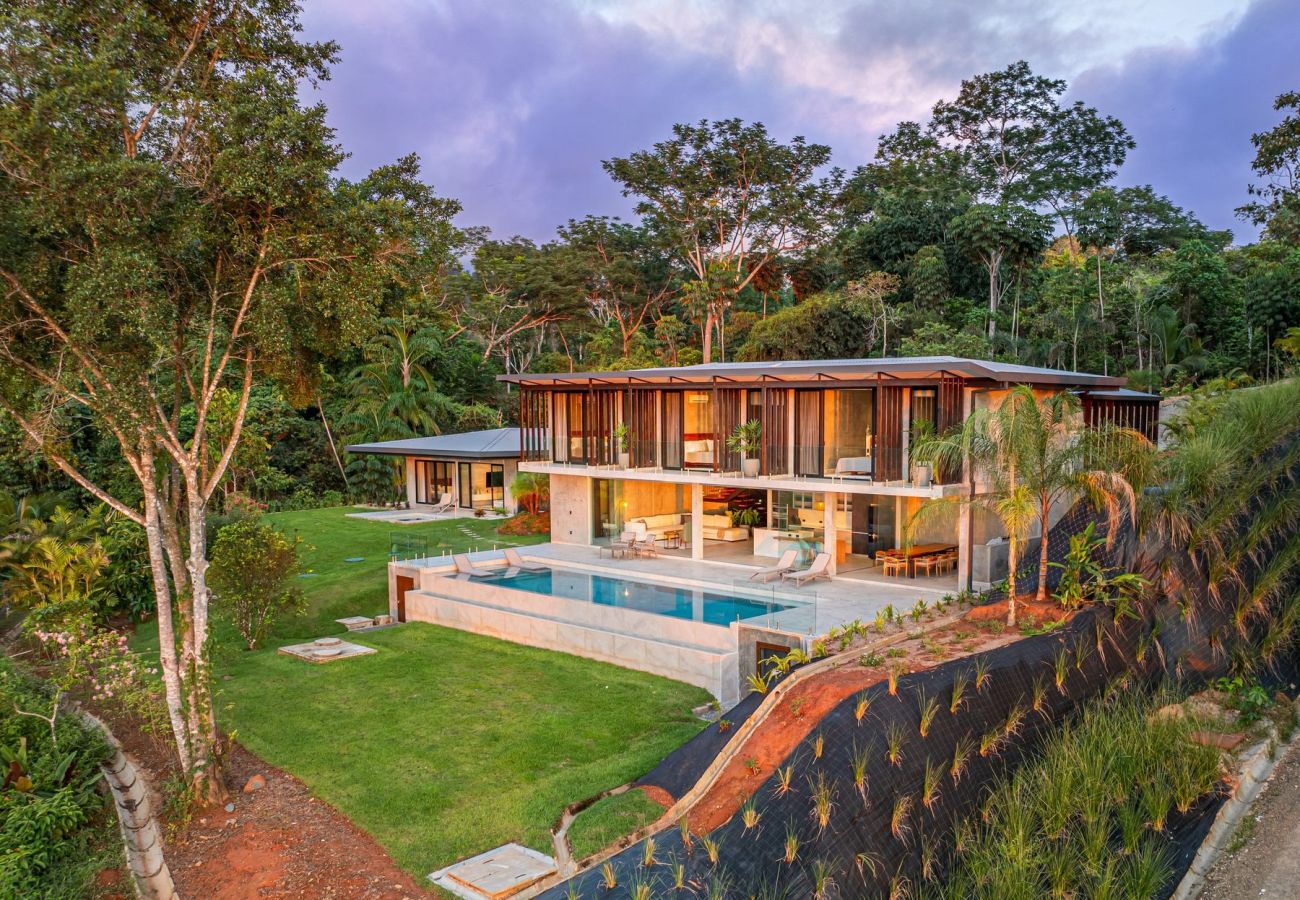 Villa in Bahía Ballena - Villa Montana Verde by Pura Villas
