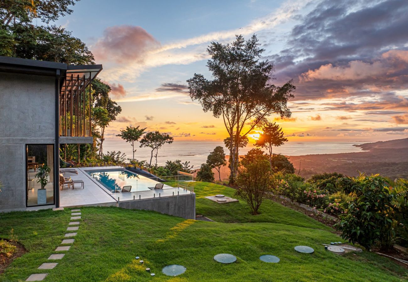 Villa in Bahía Ballena - Villa Montana Verde by Pura Villas