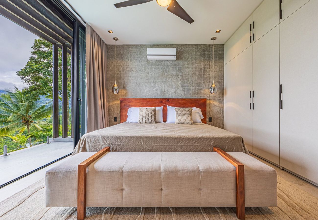 Villa in Bahía Ballena - Villa Montana Verde by Pura Villas