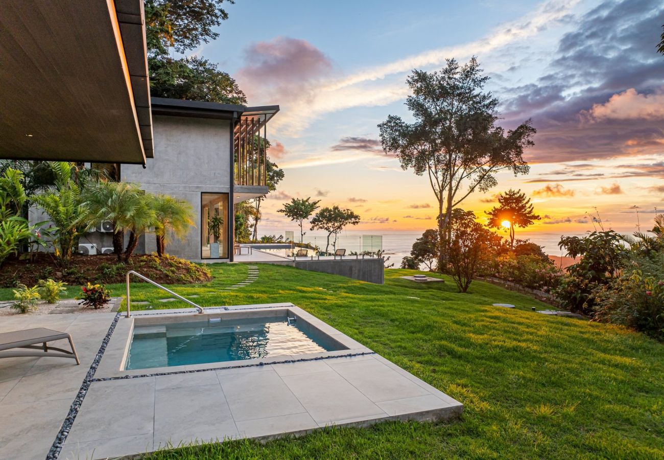 Villa in Bahía Ballena - Villa Montana Verde by Pura Villas